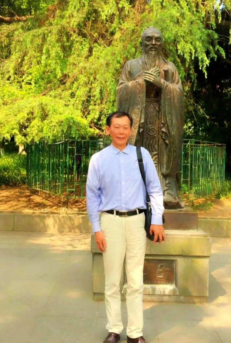 还在机动车道◇‍翡翠湾到花溪公馆道路存在安全隐患！新葡京娱乐溧阳永安兰苑通知选房了◇‍禁止上路的车(图2)